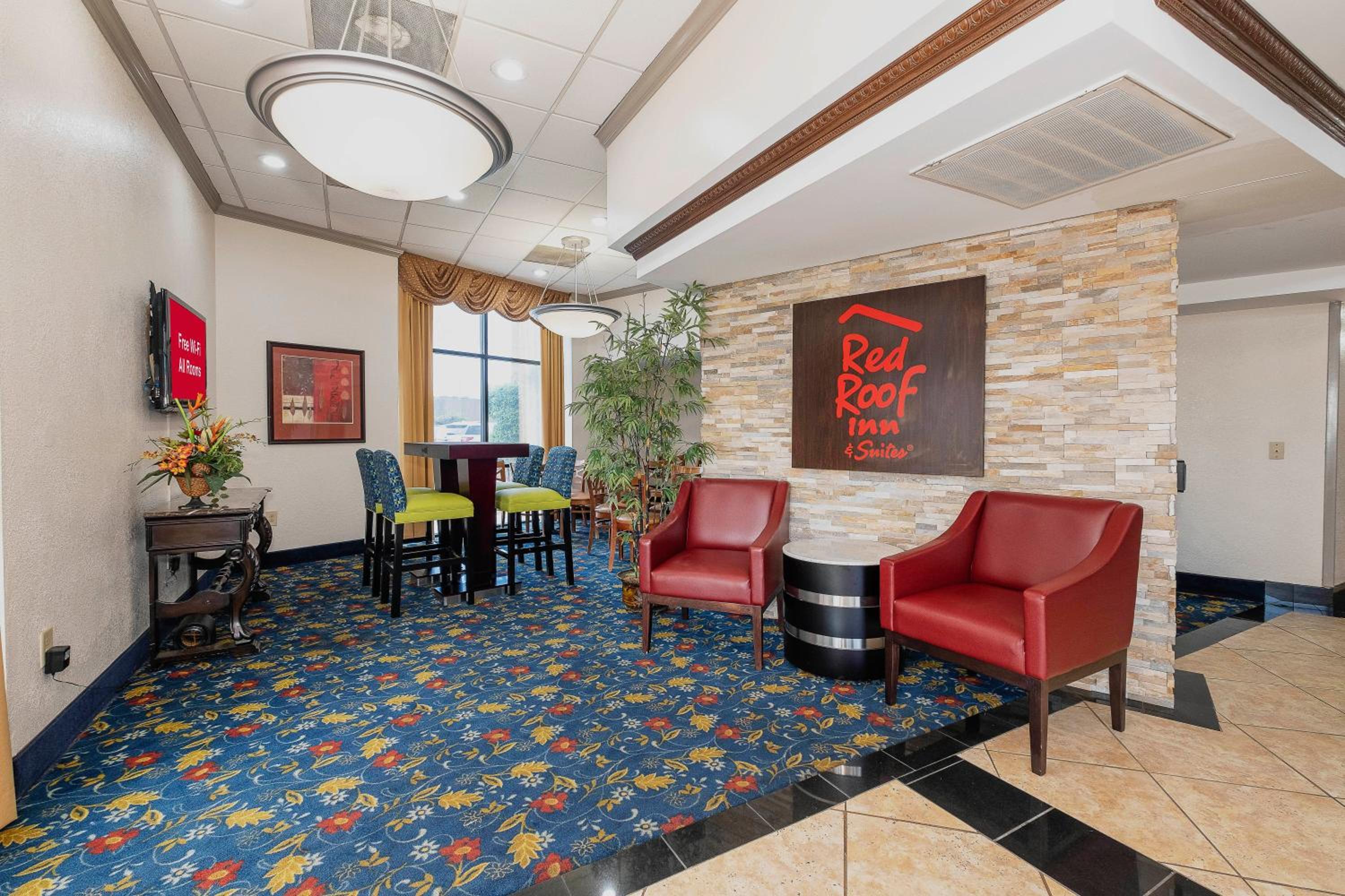 Macon Vacations - Red Roof Inn Suites Macon - Property Image 22