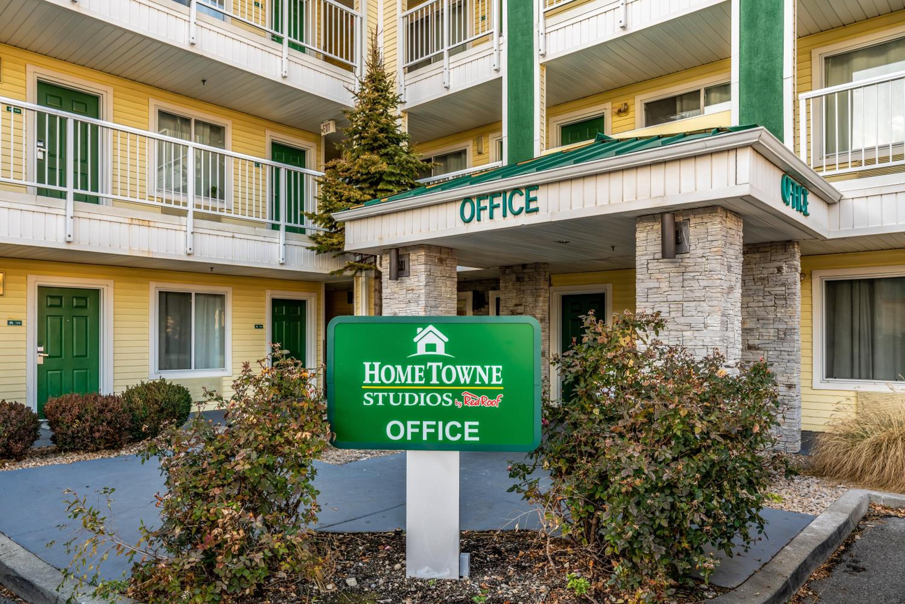 HomeTowne Studios by Red Roof Spokane - Valley view 3