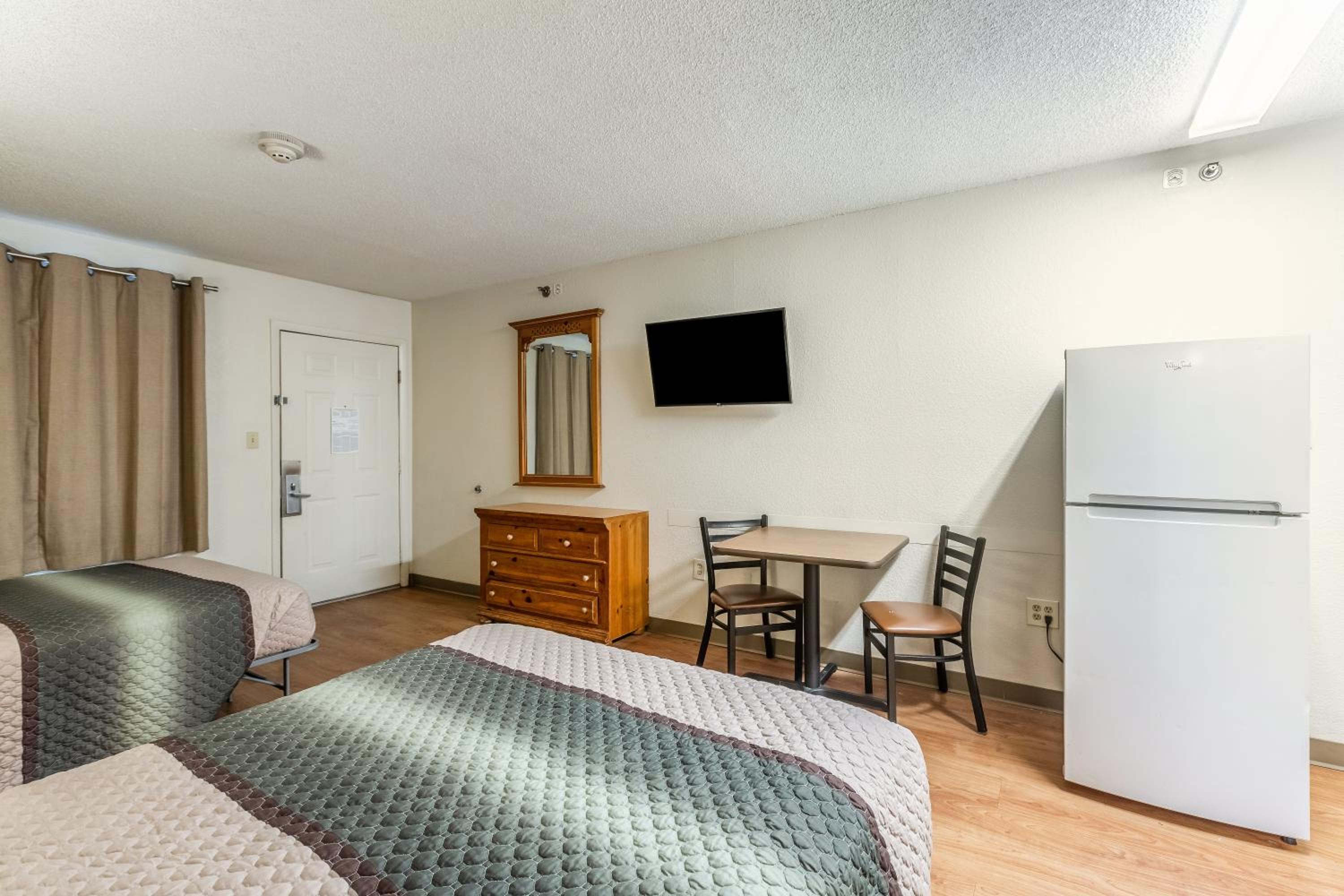 HomeTowne Studios by Red Roof Atlanta - Norcross South, Bilde 18