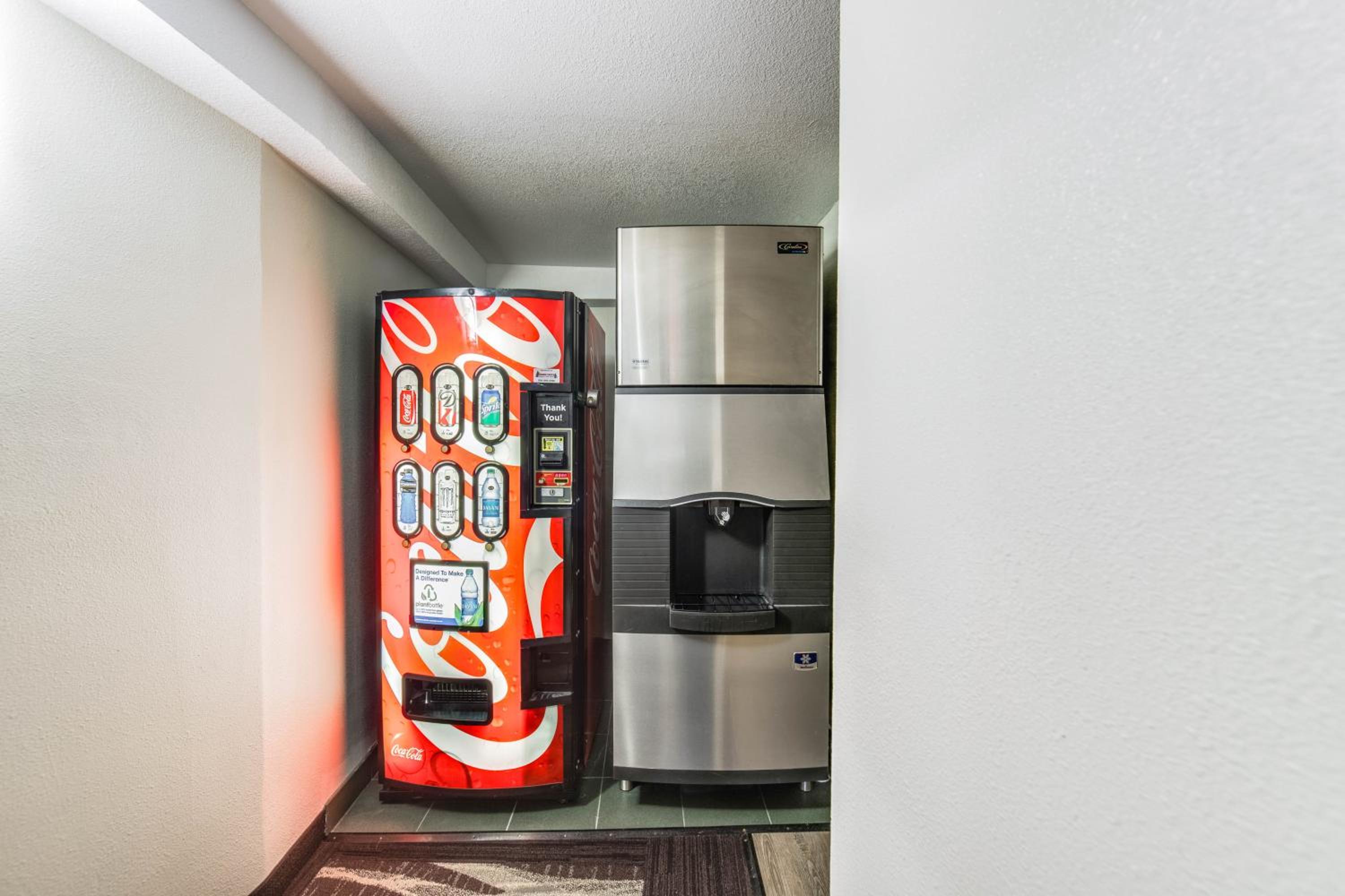 Medford Vacations - Ramada by Wyndham Medford Airport North - Property Image 37