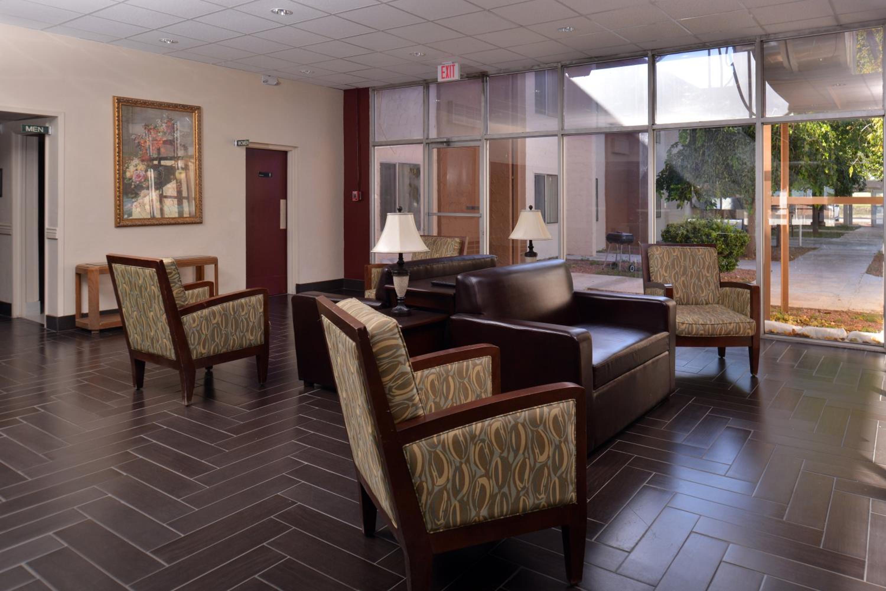 Van Horn Vacations - Red Roof Inn Van Horn - Property Image 6