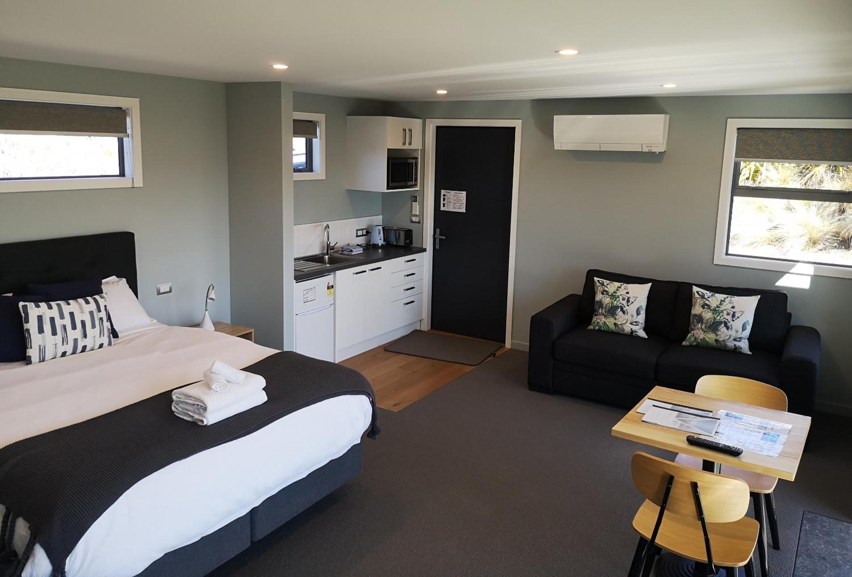 High Country Retreat - Lake Tekapo view 3