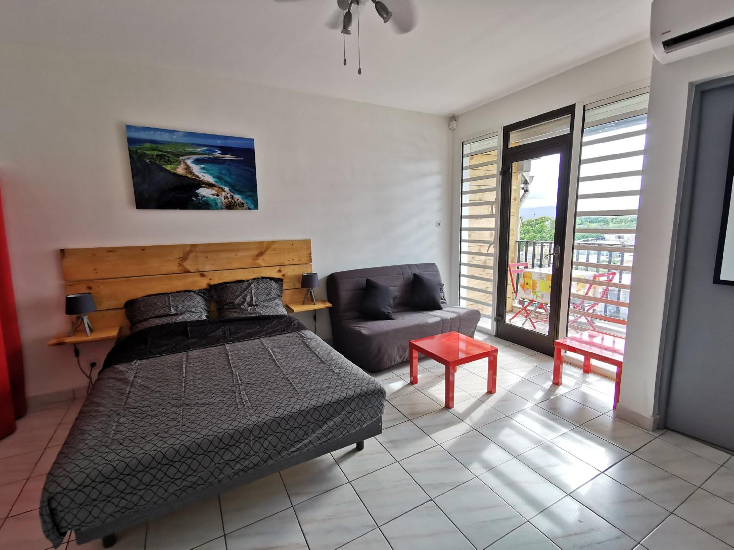 Appartement vue mer et montagne à 100m de la plage