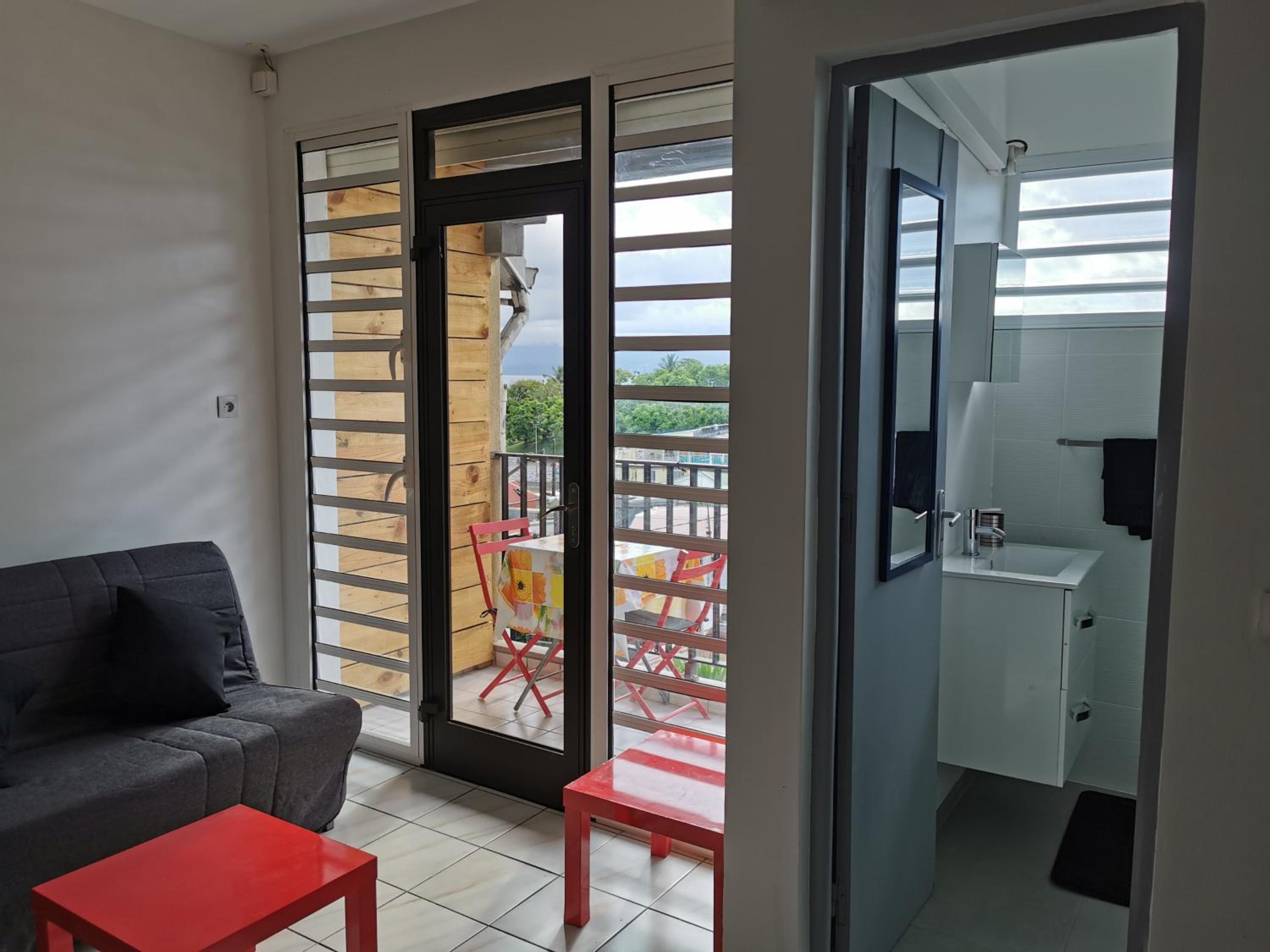Appartement vue mer et montagne à 100m de la plage