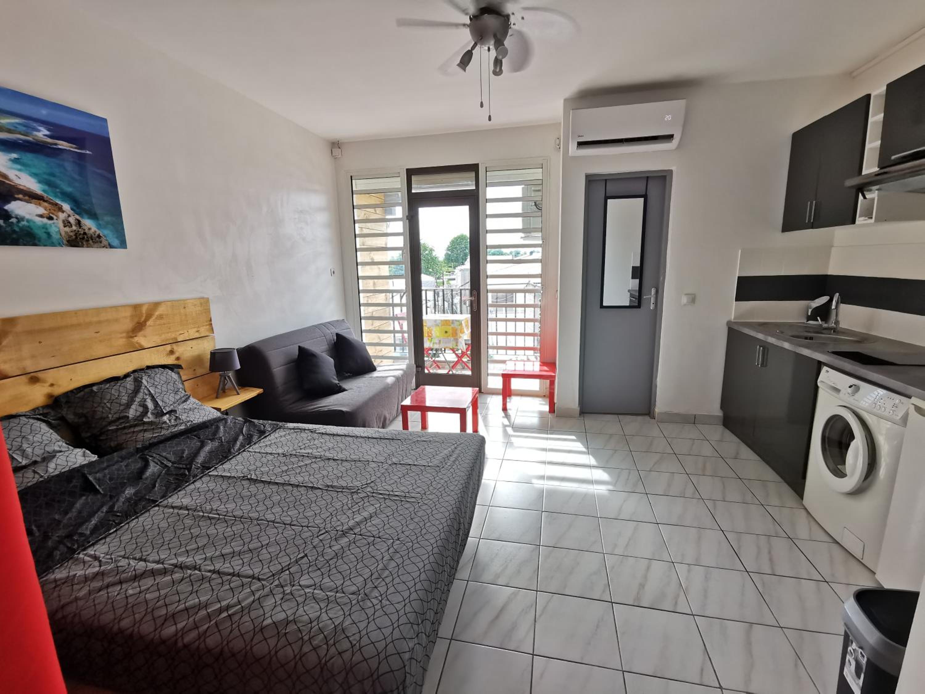 Appartement vue mer et montagne à 100m de la plage