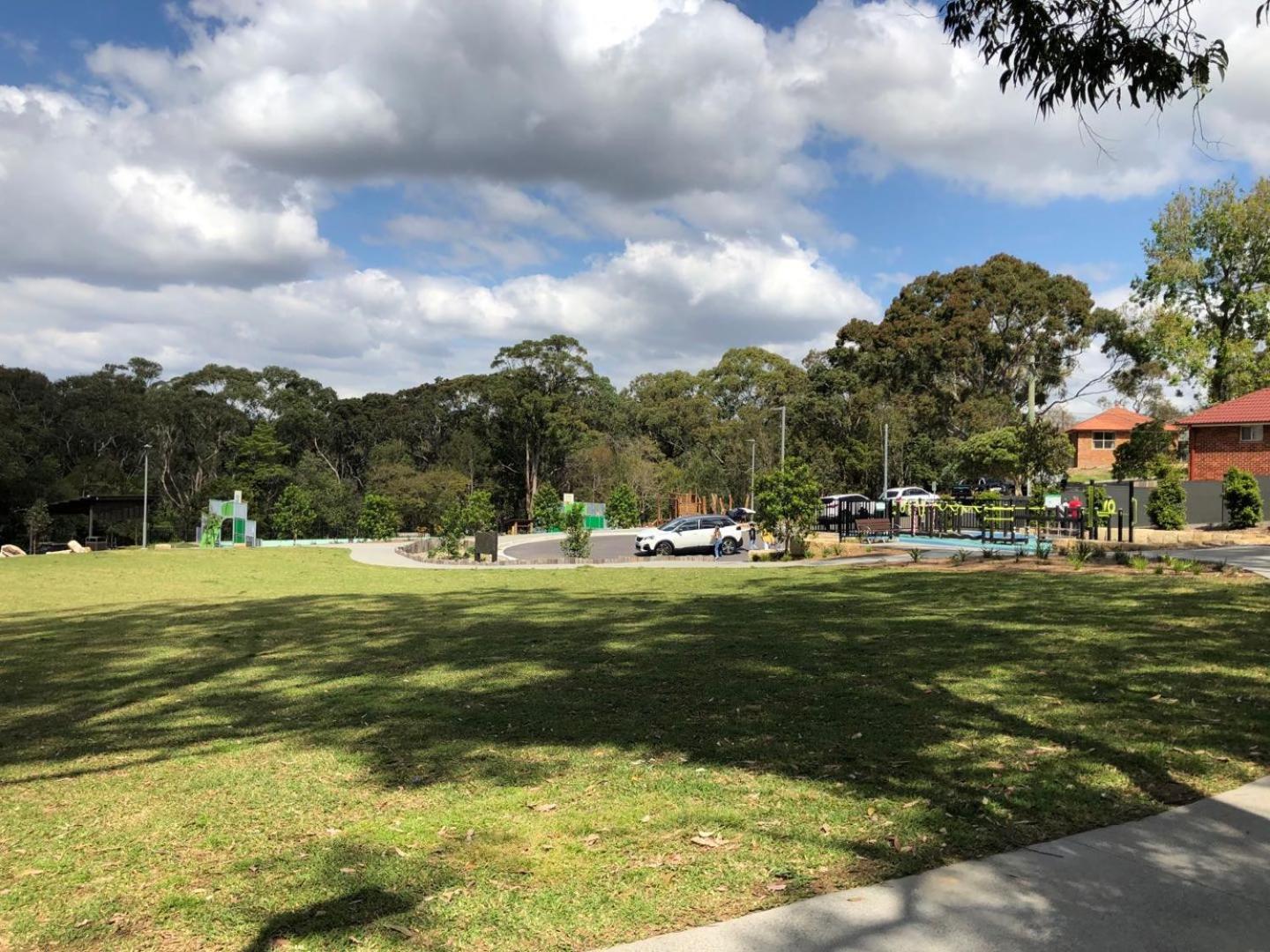 Exquisite Family Home +Parking, Close to CBD