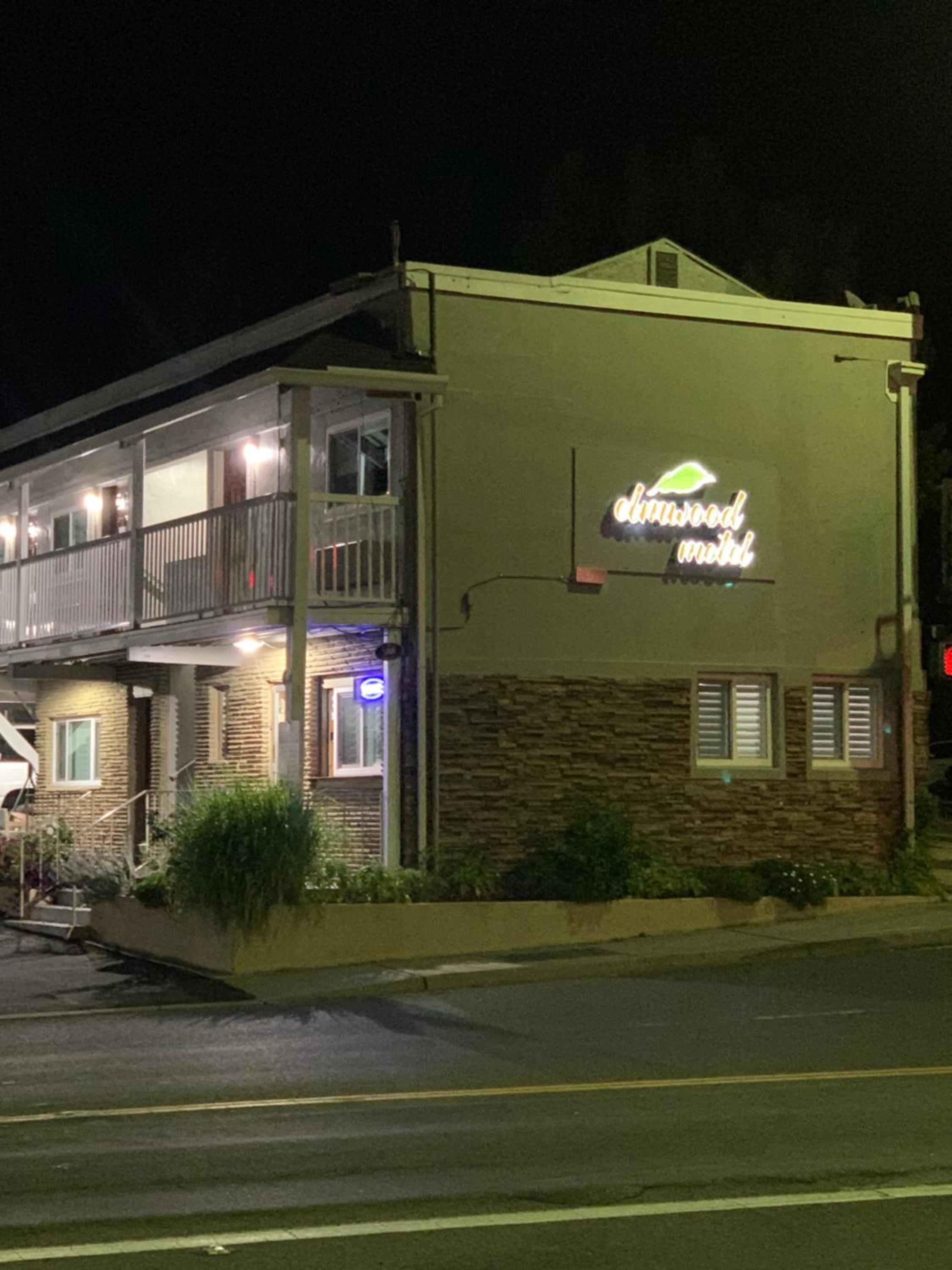 Auburn Vacations - Elmwood Motel - Property Image 11