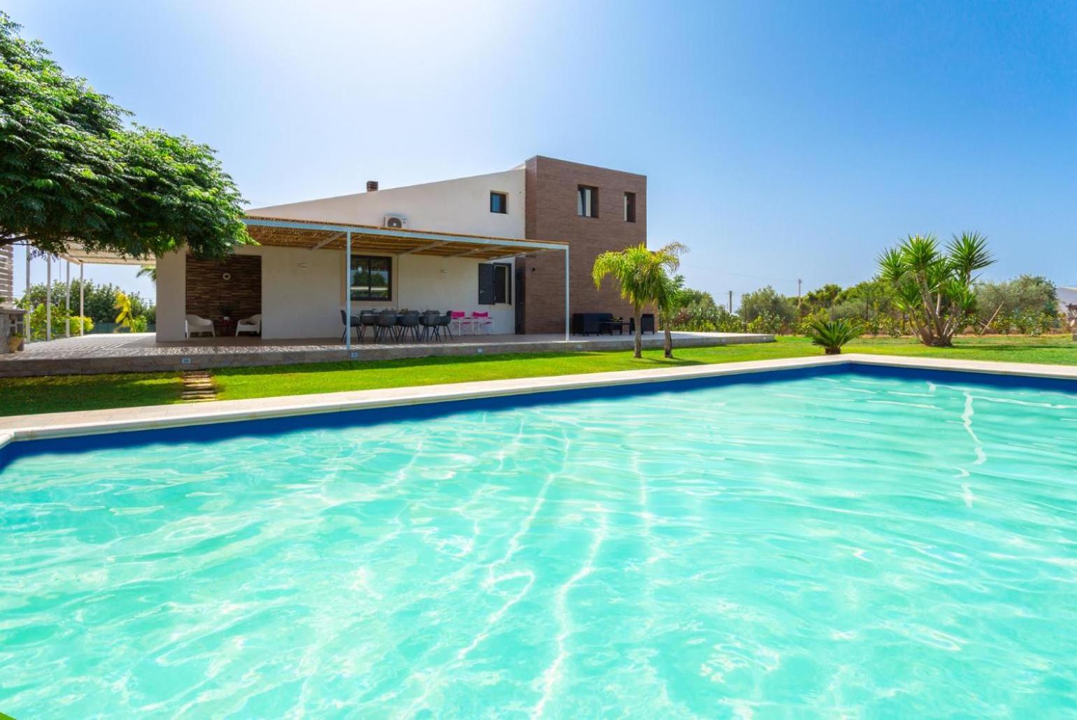 Villa Akos Large Private Pool AC WiFi view 4