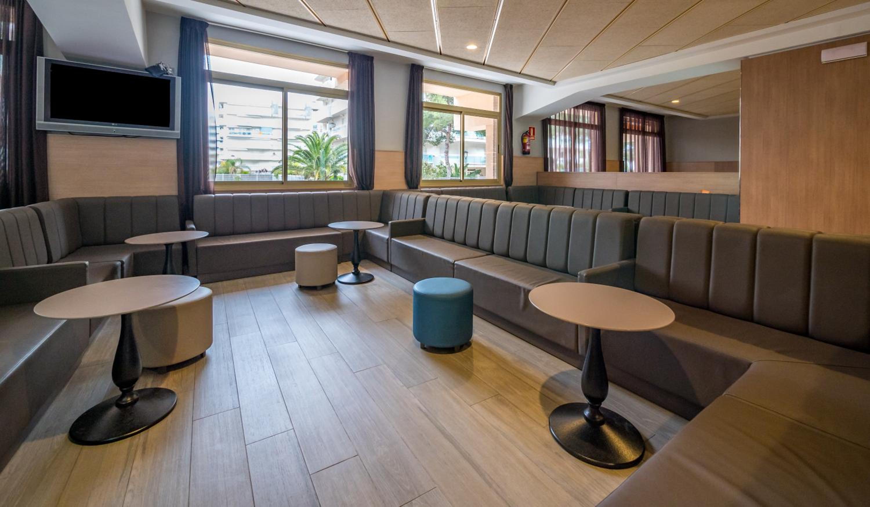 Golden Avenida Family Suites 4 Sup — photo 25