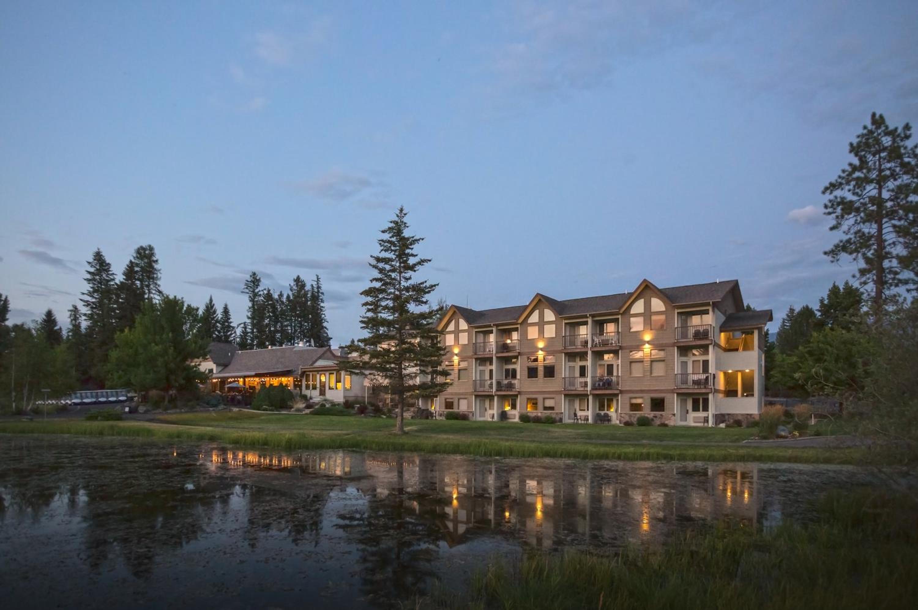 Hotel Meadow Lake Resort
