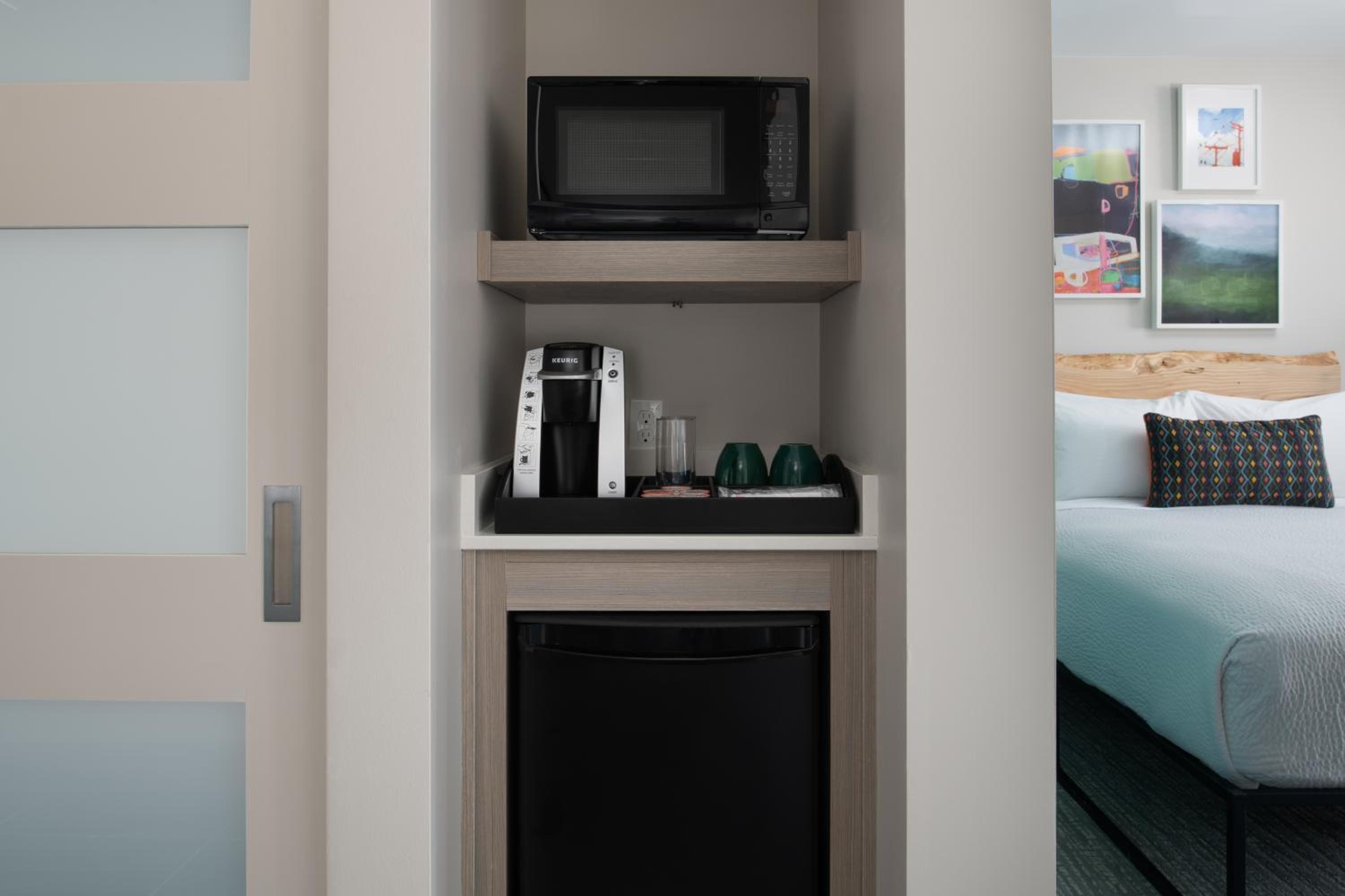 Albany Vacations - The Independence Hotel - Property Image 5