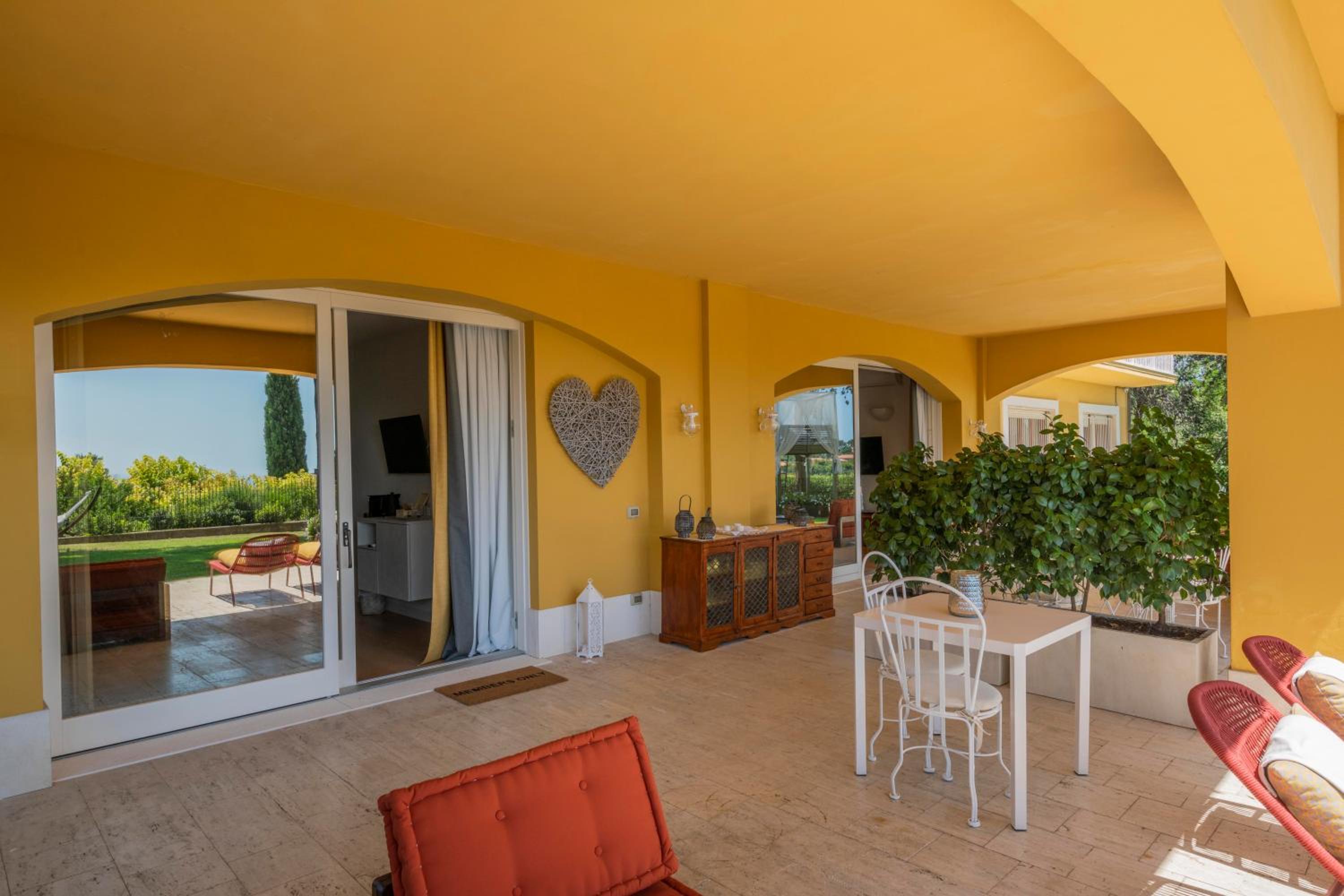 Tra gli Alberi e il Mare view 4