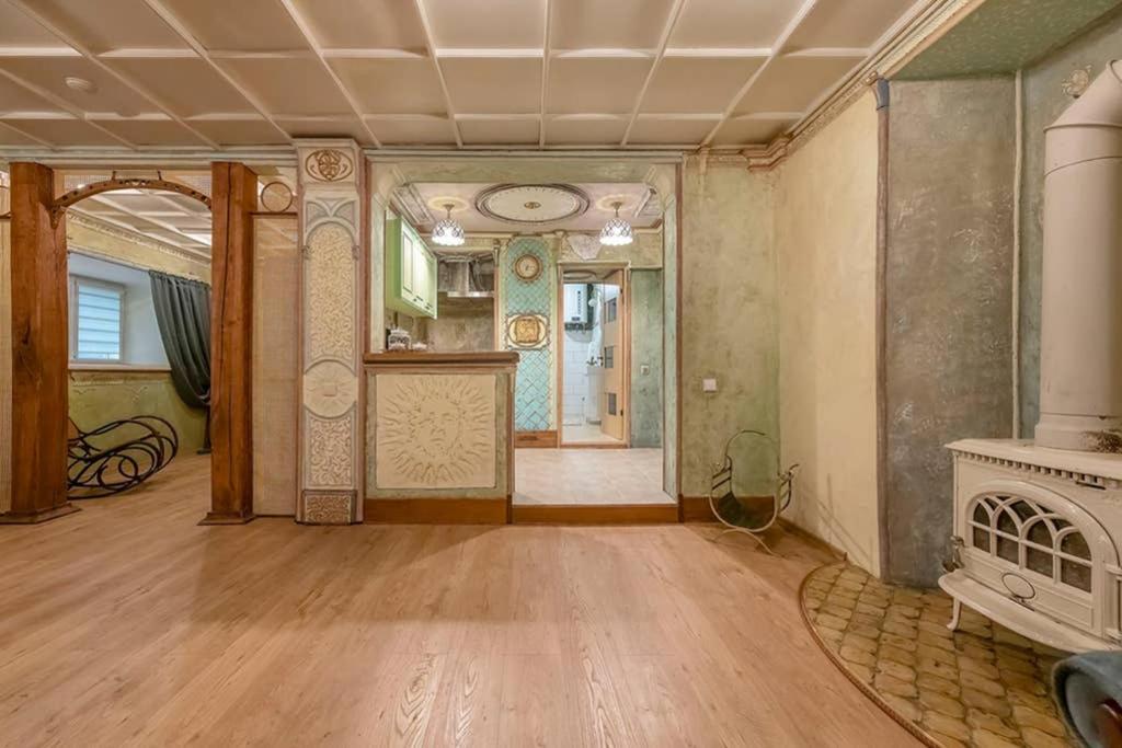 Beautiful one bedroom apartment in Vilnius old town view 5