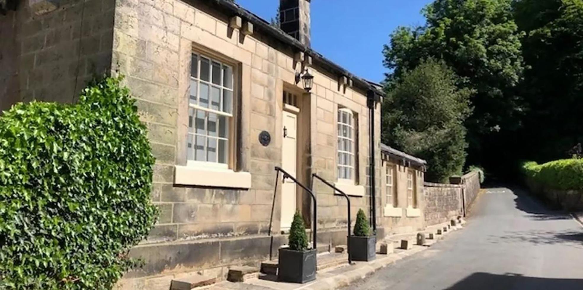 Ewood Cottage *NEW* Exquisite Country Cottage view 4