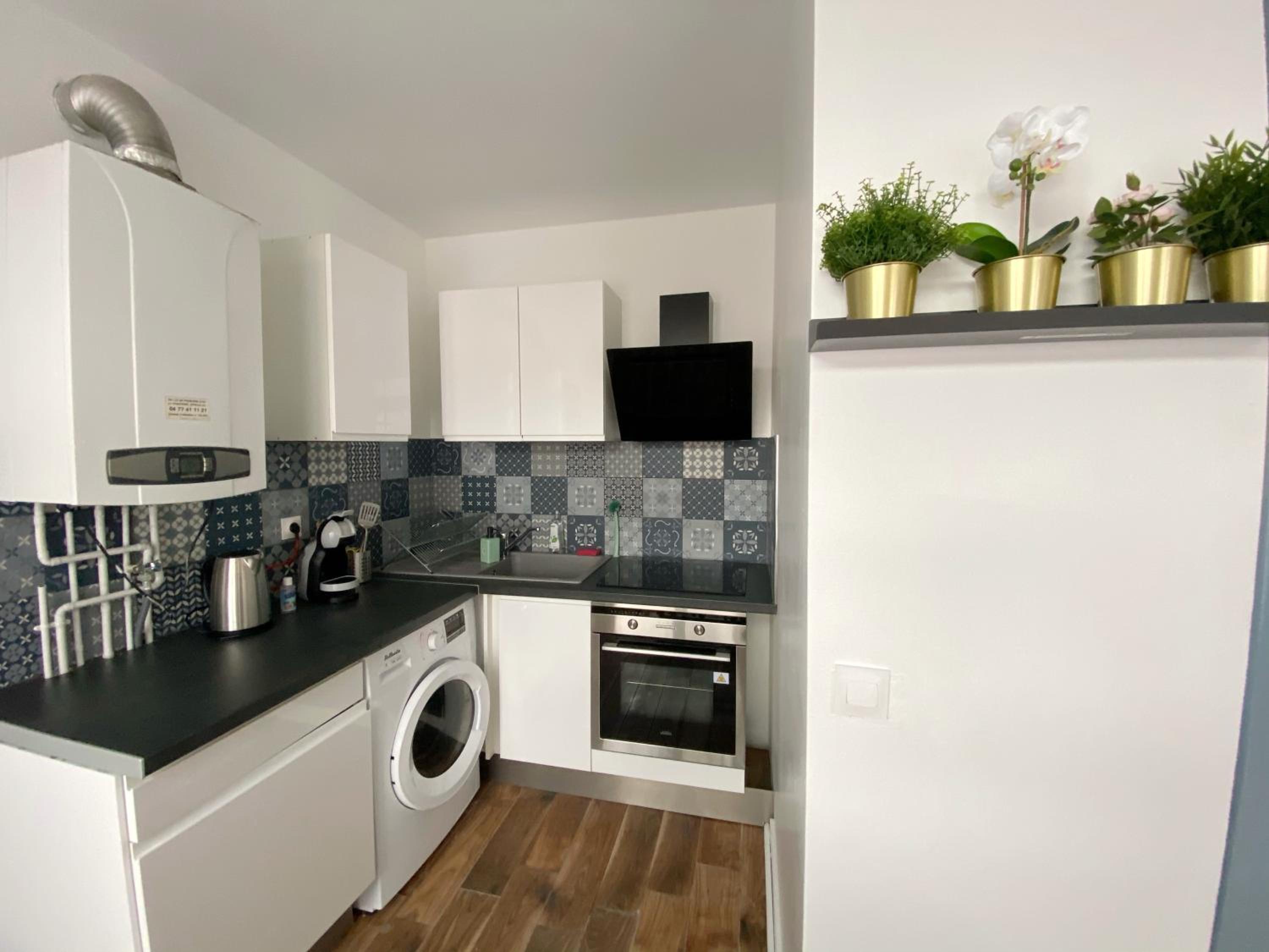 015 CHIC & COSY STUDIO 41m2 HYPERCENTRE WIFI SMART TV NETFLIX