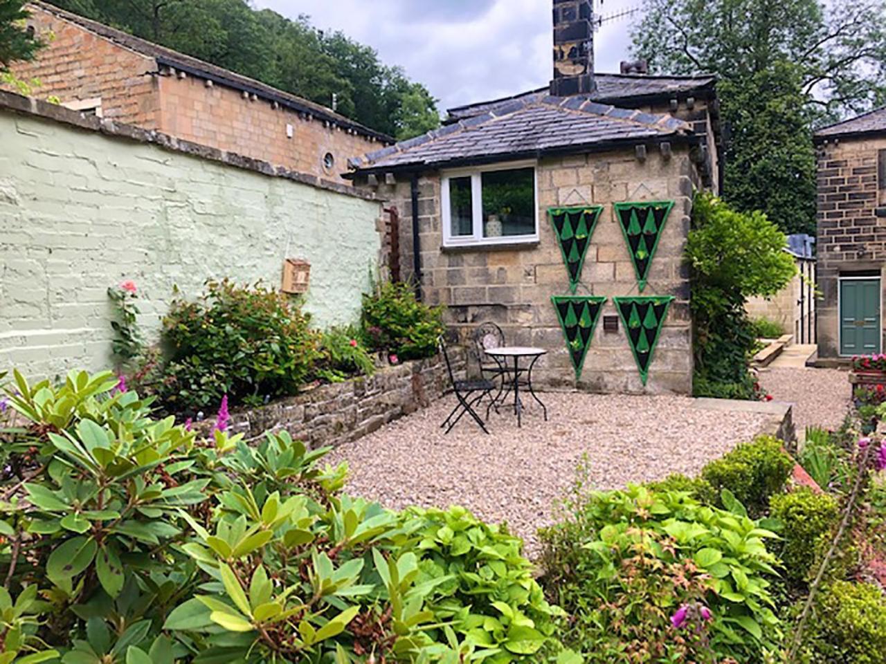 Ewood Cottage *NEW* Exquisite Country Cottage view 5
