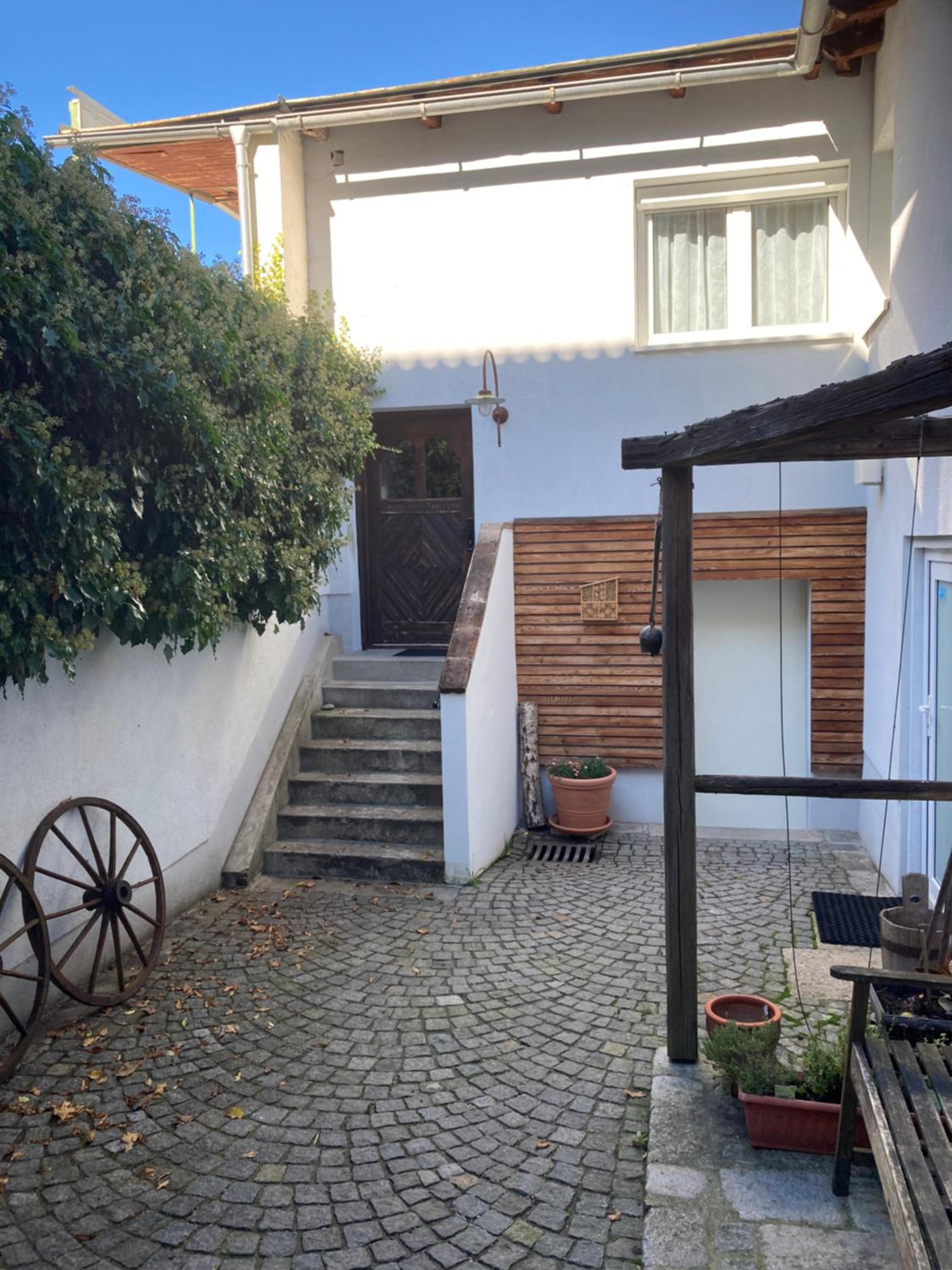 Pension Sunnseitn - Gasthof - Café - Weinkeller
