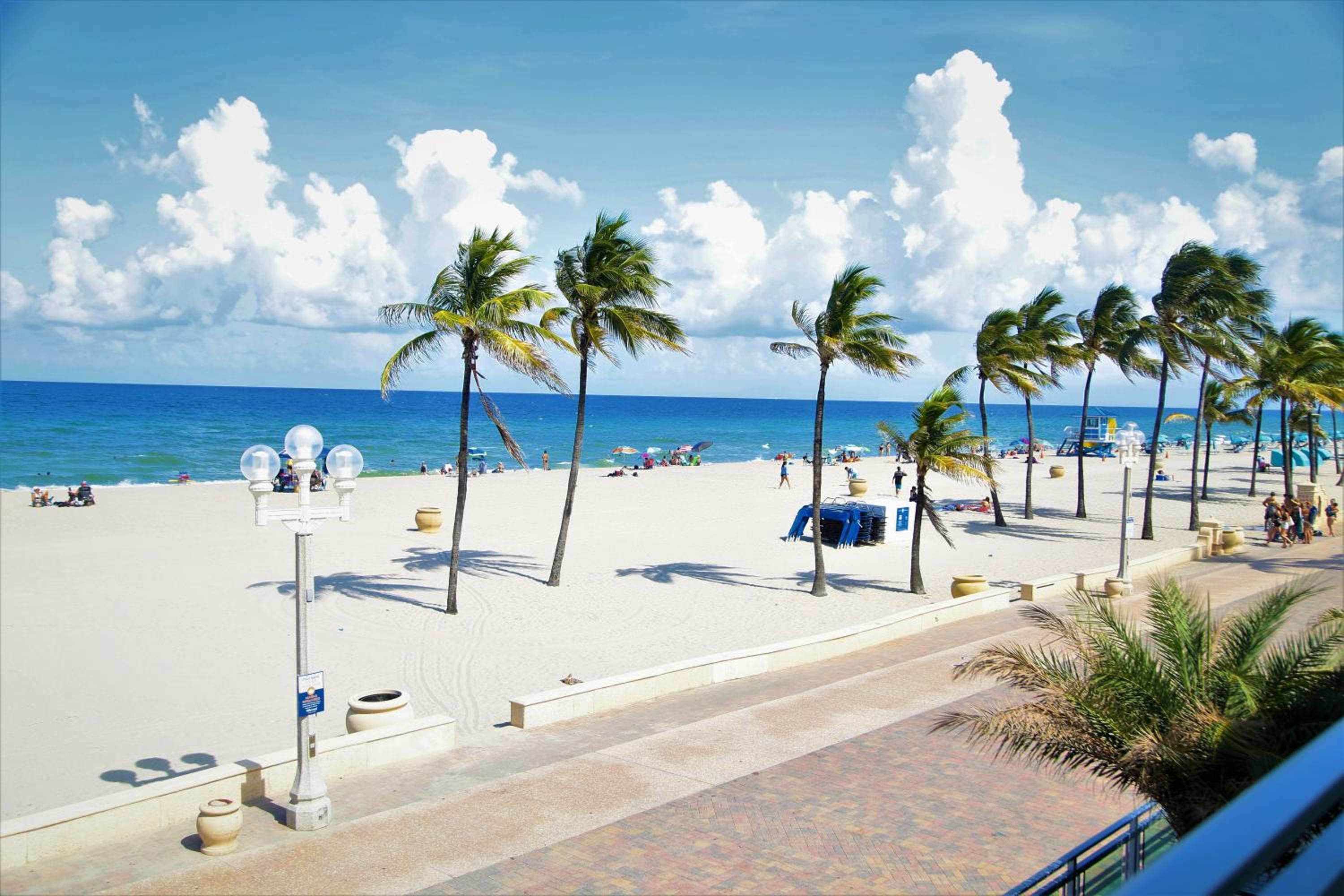 Diane Oceanfront Suites