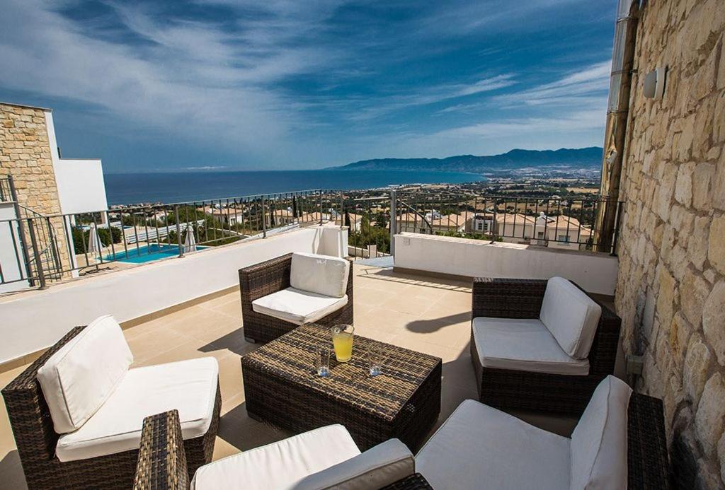 Villa Tavrou Enas - Stunning 3 Bedroom Latchi Villa With Pool With Panoramic view 4