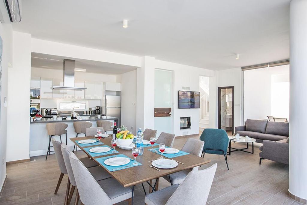 Villa Olive Titan, Brand New,Exquisite 5Bdr Protaras Villa With Pool