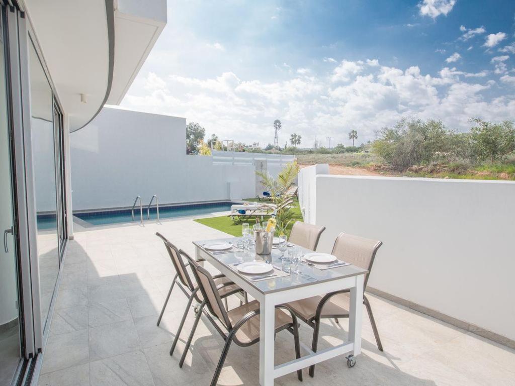 Villa Olive Bronze, Luxurious 2Bdr With Pool, Close To Protaras Strip And Beach