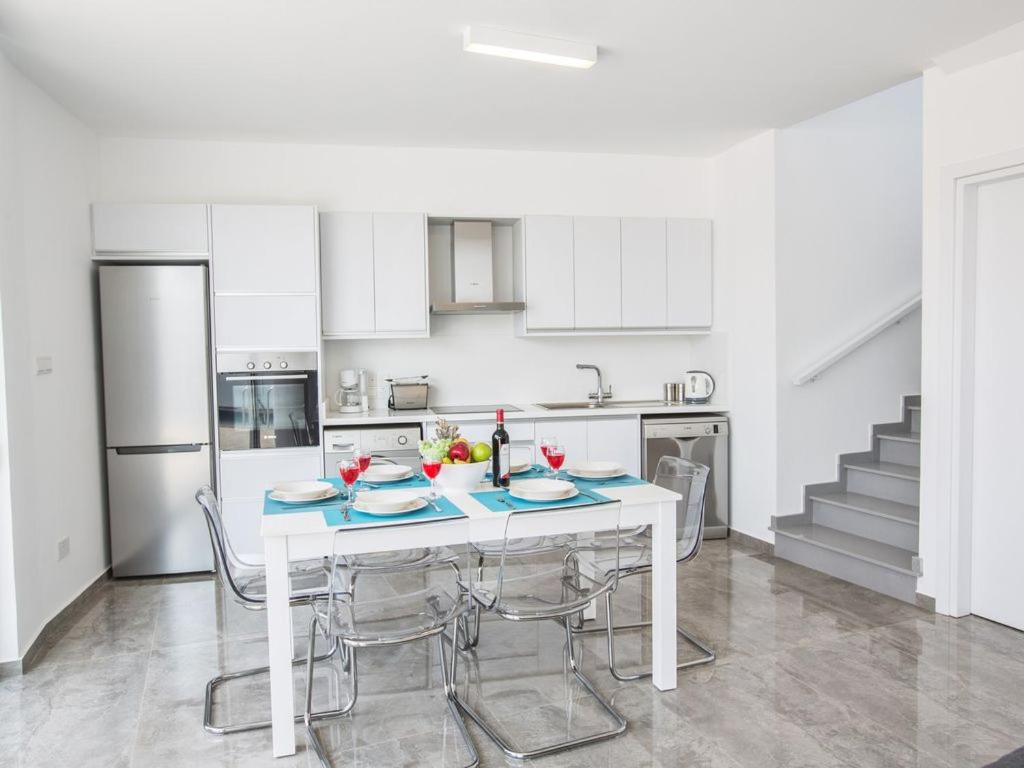 Villa Olive Bronze, Luxurious 2Bdr With Pool, Close To Protaras Strip And Beach