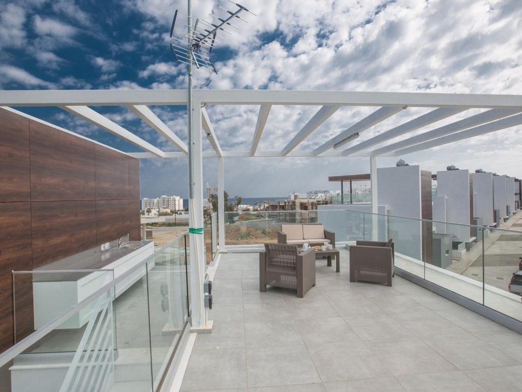 Villa Olive Bronze, Luxurious 2Bdr With Pool, Close To Protaras Strip And Beach