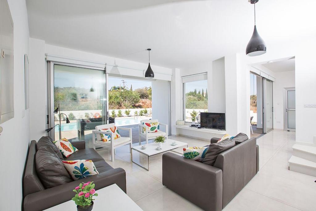 Villa Ochosto Selene - Stunning 5 Bedroom Protaras Villa With Private Pool