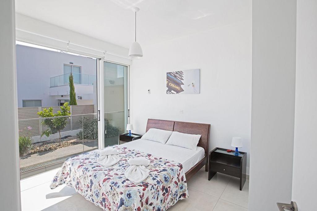 Villa Ochosto Selene - Stunning 5 Bedroom Protaras Villa With Private Pool