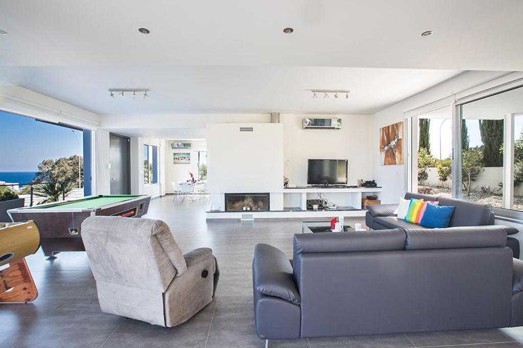 Villa Kono Sunshine - Luxury 4 Bedroom Cape Greco - Villa Close To Beach view 5