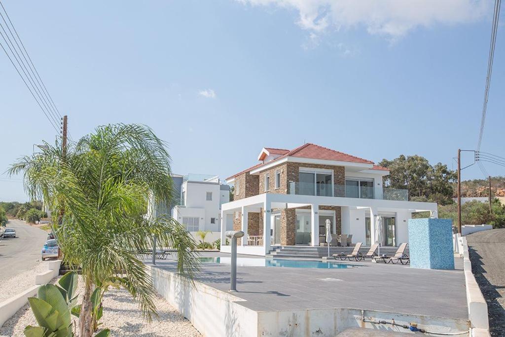 Villa Protara Chrysos - Beautiful 5 Bedroom Protaras Villa - Walking Distance