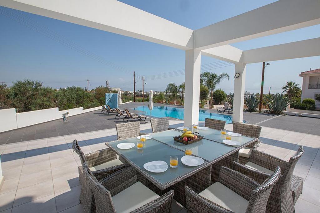 Villa Protara Chrysos - Beautiful 5 Bedroom Protaras Villa - Walking Distance