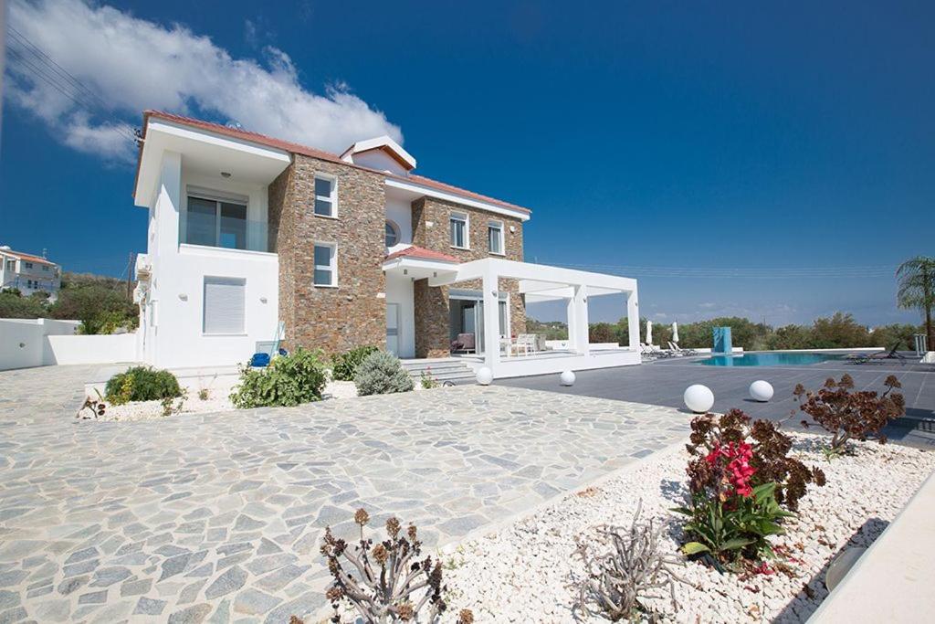 Villa Protara Chrysos - Beautiful 5 Bedroom Protaras Villa - Walking Distance