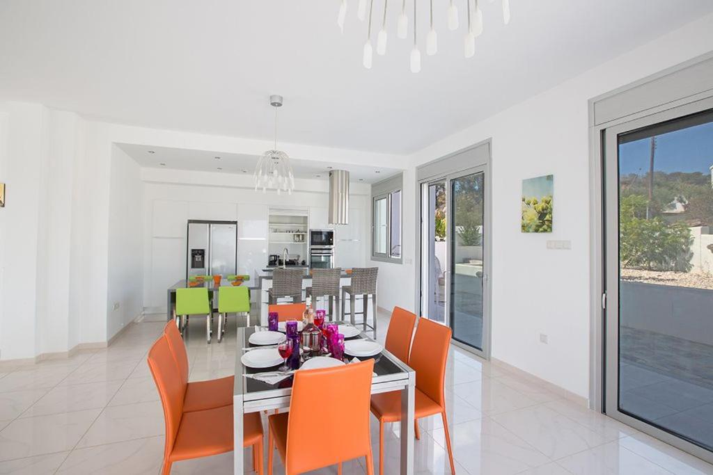 Villa Protara Chrysos - Beautiful 5 Bedroom Protaras Villa - Walking Distance