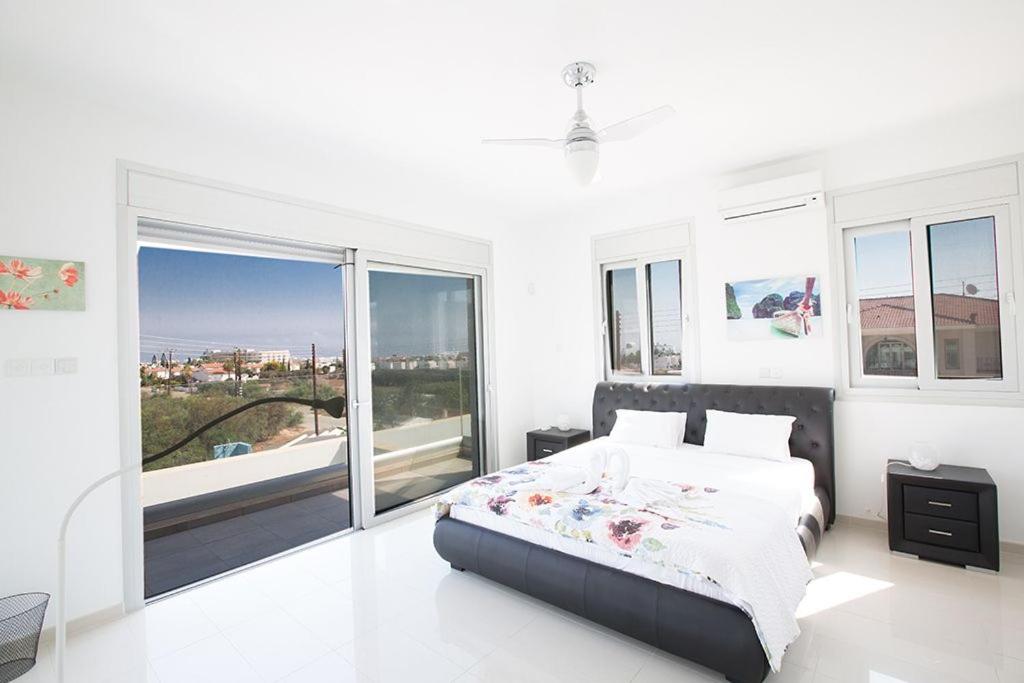 Villa Protara Chrysos - Beautiful 5 Bedroom Protaras Villa - Walking Distance