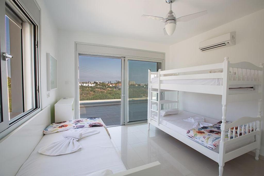 Villa Protara Chrysos - Beautiful 5 Bedroom Protaras Villa - Walking Distance