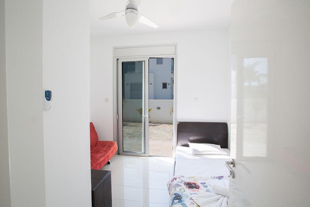 Villa Protara Chrysos - Beautiful 5 Bedroom Protaras Villa - Walking Distance