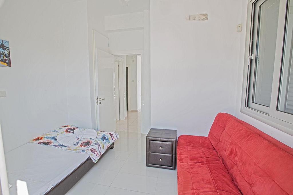 Villa Protara Chrysos - Beautiful 5 Bedroom Protaras Villa - Walking Distance