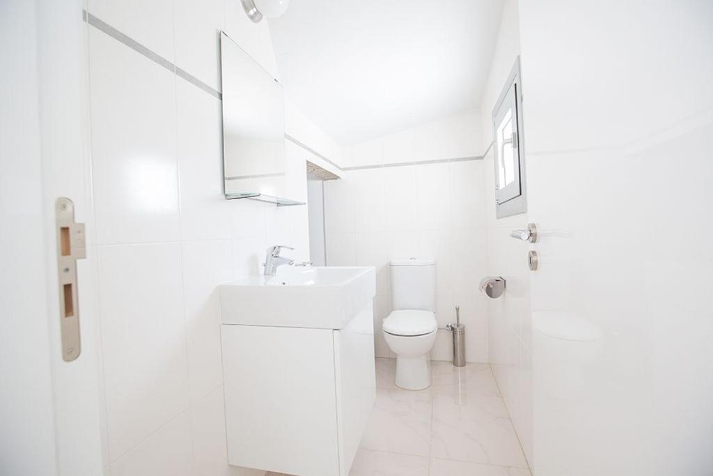 Villa Protara Chrysos - Beautiful 5 Bedroom Protaras Villa - Walking Distance