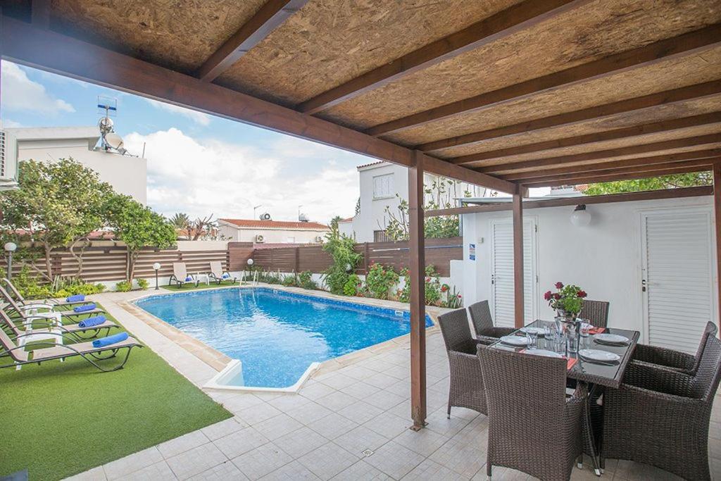 Villa Kavo Sunshine - Beautiful 3 Bedroom Protaras Villa With Private Pool