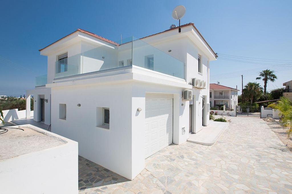 Villa Protara Chrysos - Beautiful 5 Bedroom Protaras Villa - Walking Distance