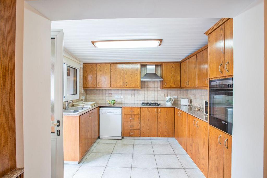 Villa Kavo Sunshine - Beautiful 3 Bedroom Protaras Villa With Private Pool