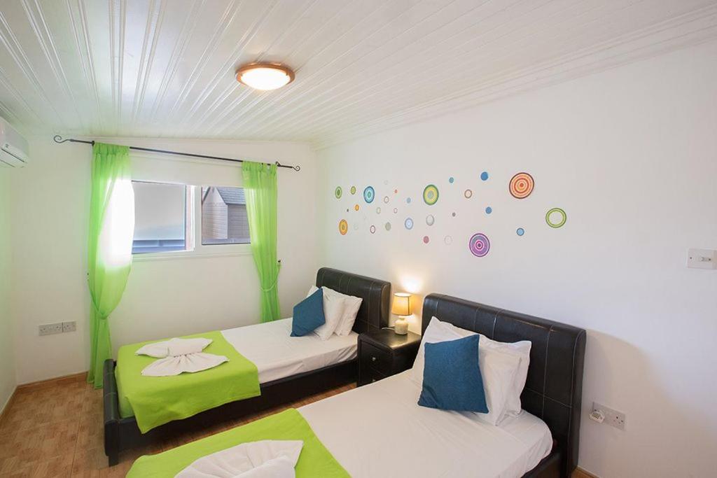 Villa Kavo Sunshine - Beautiful 3 Bedroom Protaras Villa With Private Pool