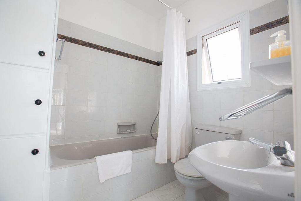 Villa Kavo Sunshine - Beautiful 3 Bedroom Protaras Villa With Private Pool