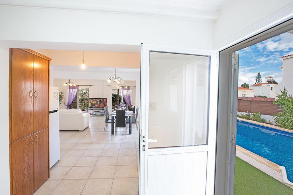 Villa Kavo Sunshine - Beautiful 3 Bedroom Protaras Villa With Private Pool