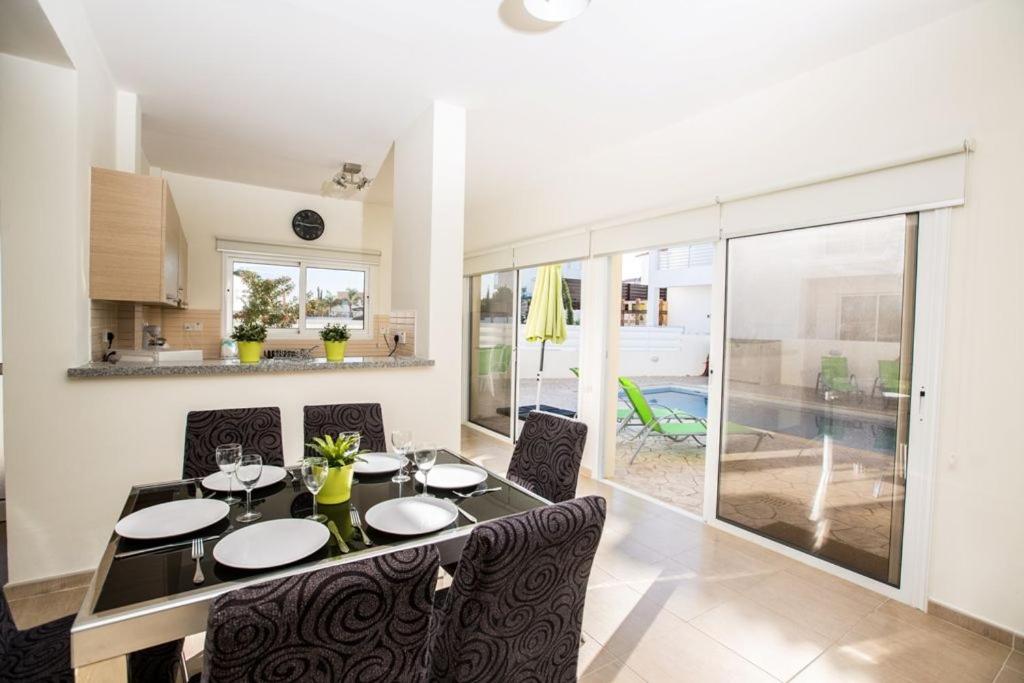 Central Protaras Villa 3 Bedrooms Private Pool Villa Dafnis Morfi