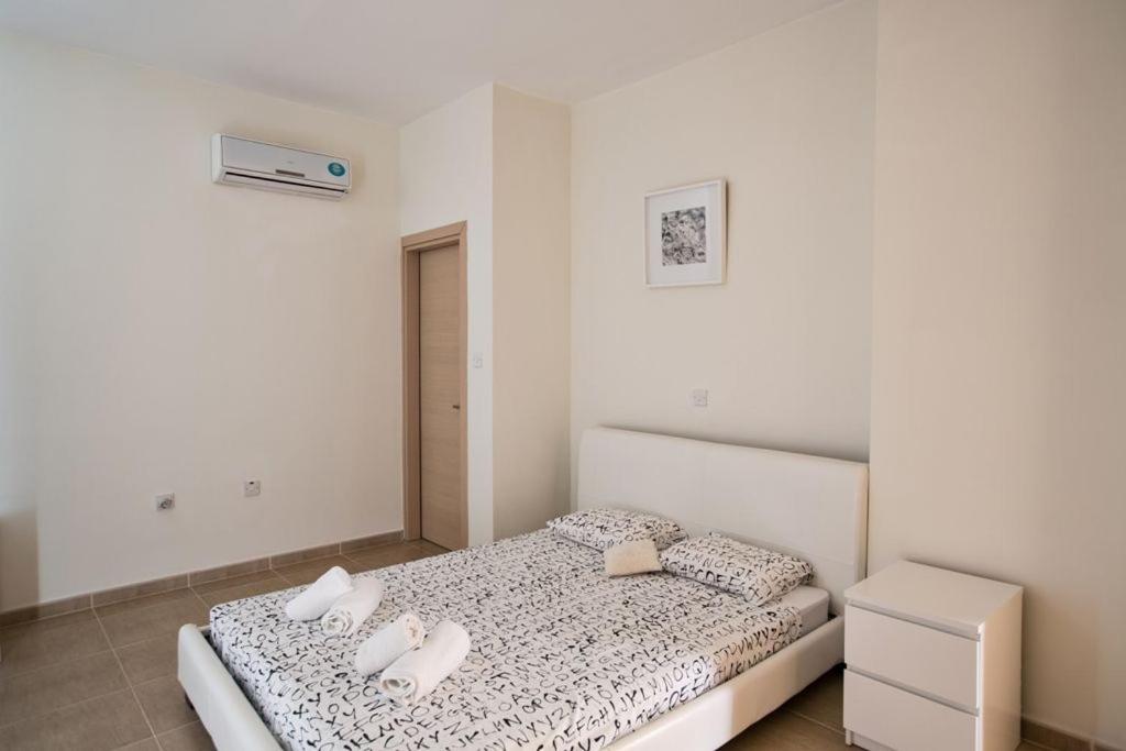 Central Protaras Villa 3 Bedrooms Private Pool Villa Dafnis Morfi
