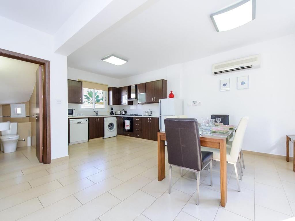 Villa Leoforos Dyo, Modern 3Bdr Protaras Villa With Pool, In The Centre