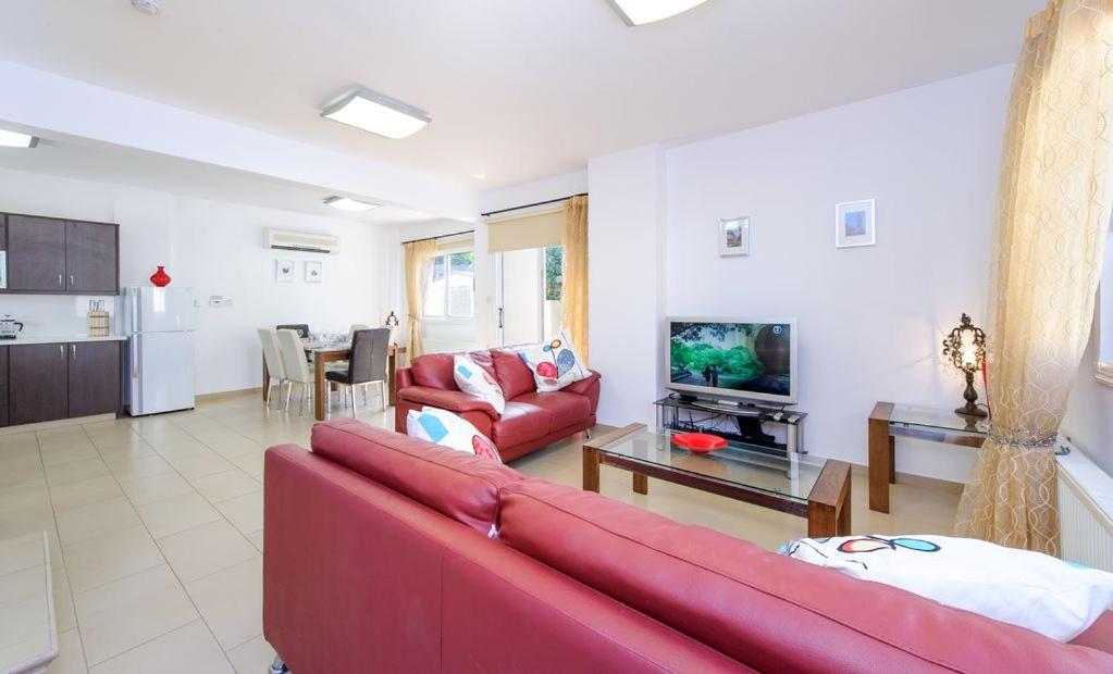 Villa Leoforos Dyo, Modern 3Bdr Protaras Villa With Pool, In The Centre