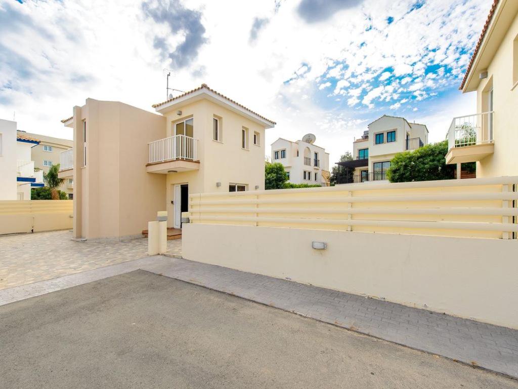 Villa Leoforos Dyo, Modern 3Bdr Protaras Villa With Pool, In The Centre